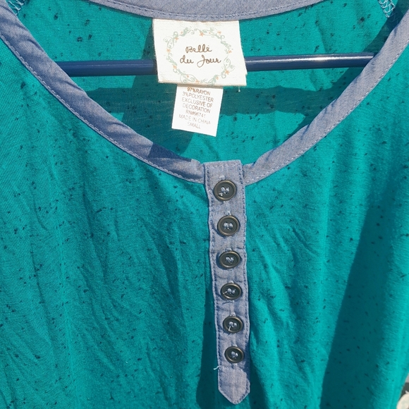 NWT Belle Du Jour Womens M  Teal Button-Front Blouse - Picture 2 of 5